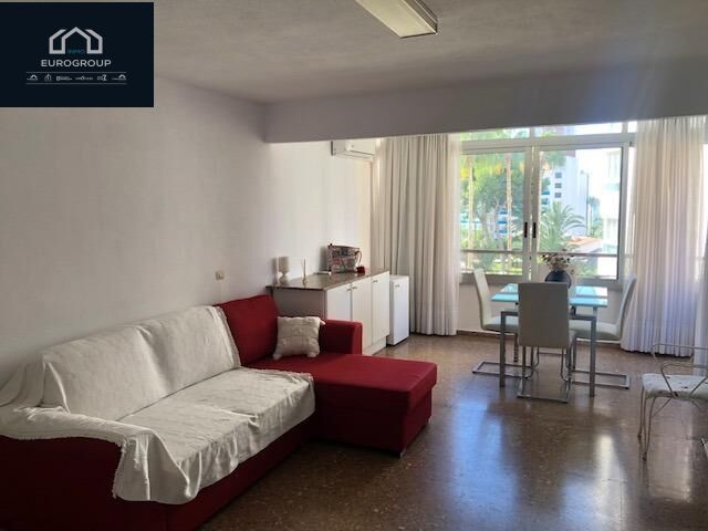 Sala d'estar de Apartament de lloguer en Benidorm amb Piscina comunitària