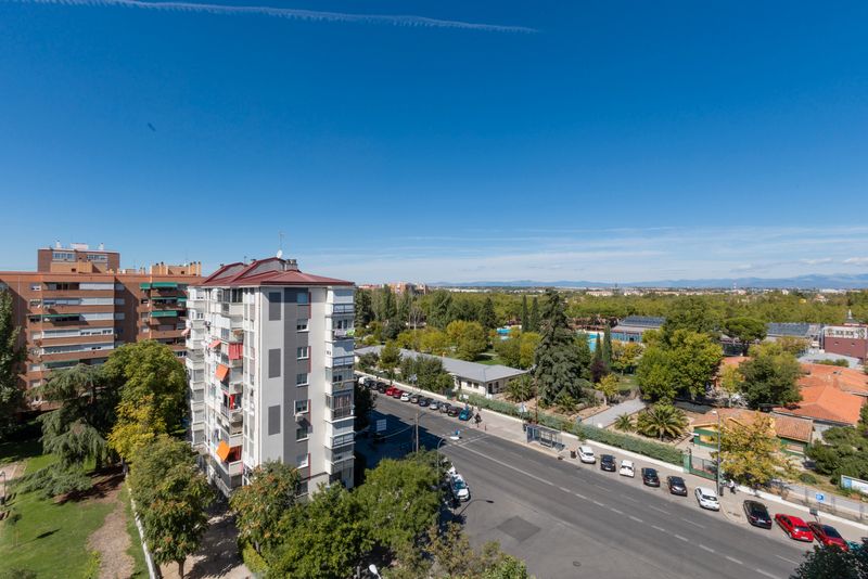 Flat for sale in Las Águilas, Latina