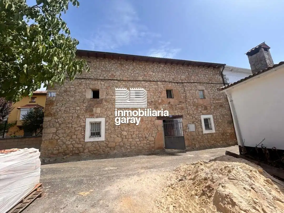 Casa amb jardí en venda a Medina de Pomar