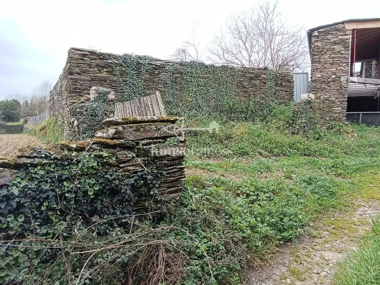 Finca rústica en venta en Lugo con Calefacción y Jardín privado