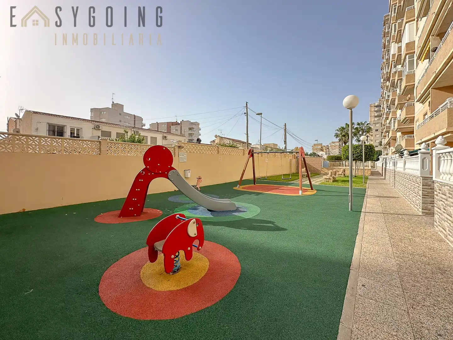 Vista exterior de Apartamento en venta en Torrevieja con Terraza y Piscina comunitaria