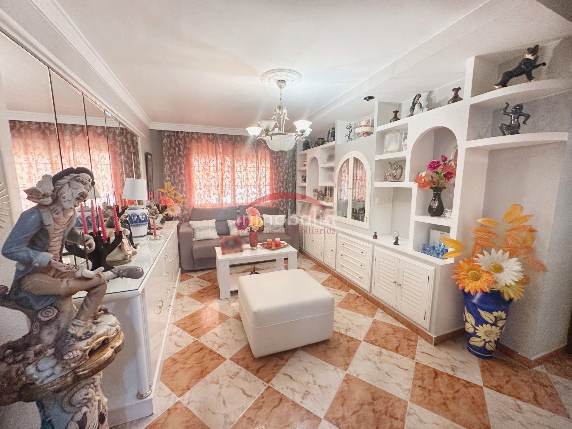 Living room of Flat for sale in  Sevilla Capital  with Air Conditioner and Storage room