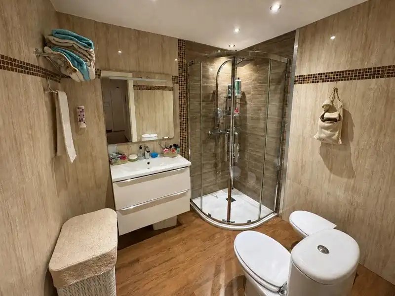 Baño de Piso en venta en Pulianas con Aire acondicionado y Parquet