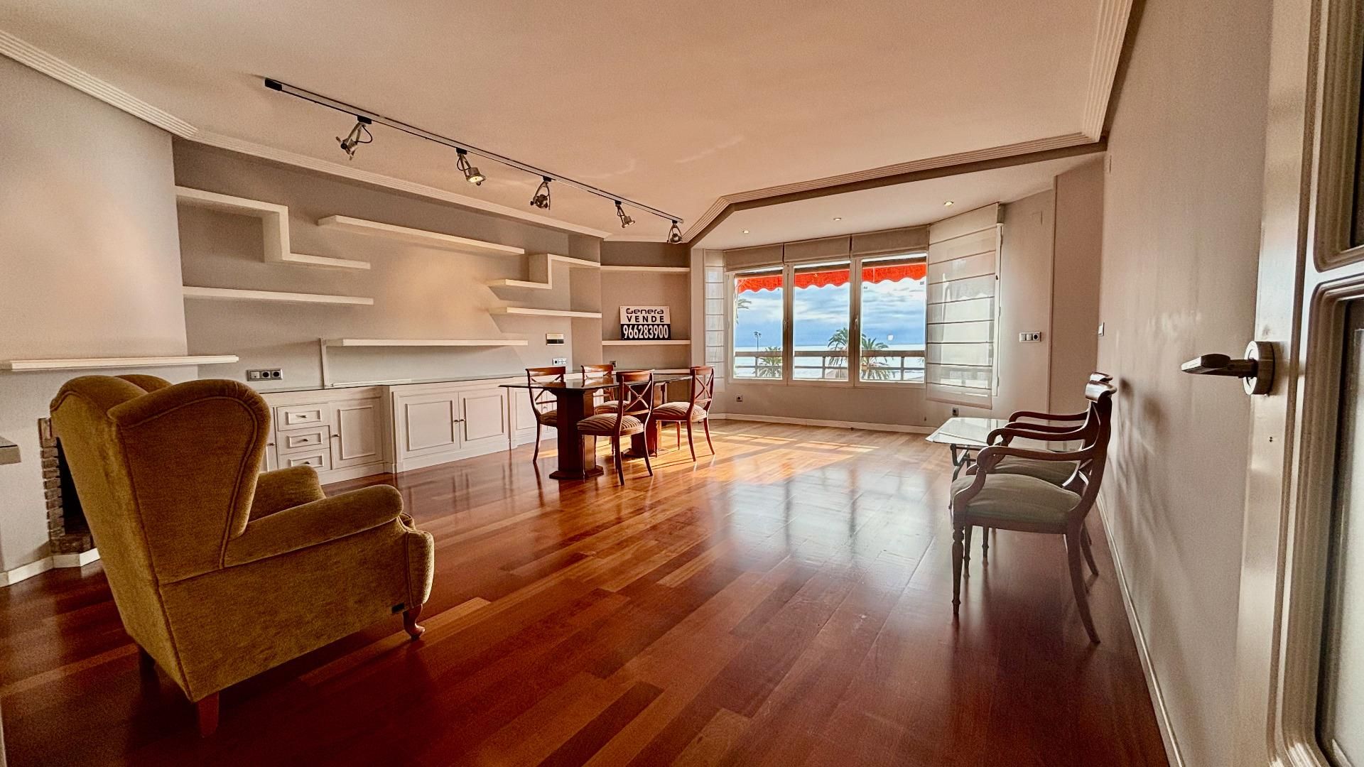 Living room of Flat for sale in Alicante / Alacant  with Air Conditioner, Parquet flooring and Storage room