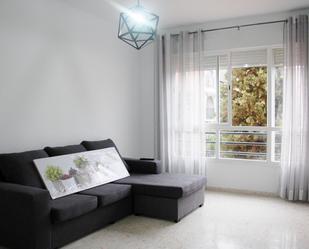 Living room of Flat to rent in  Granada Capital  with Heating and Community pool