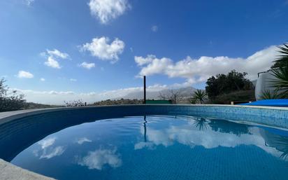 Piscina de Casa o xalet en venda en Casarabonela