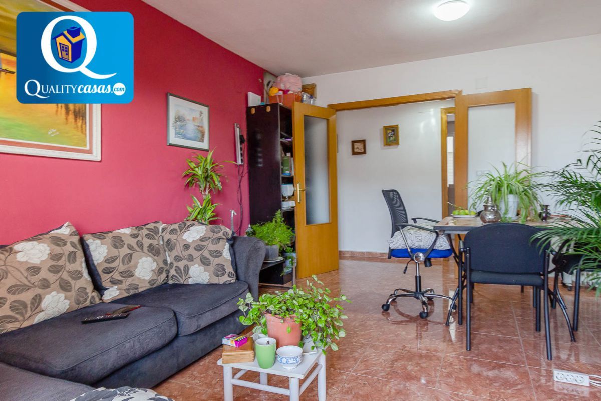 Piso en venta en San Vicente del Raspeig / Sant Vicent del Raspeig con Terraza y Balcón