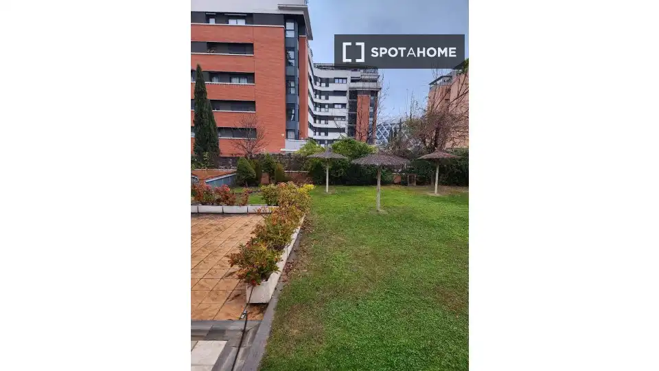 Exterior view of Flat for share in Madrid  with Air Conditioner, Heating and Furnished