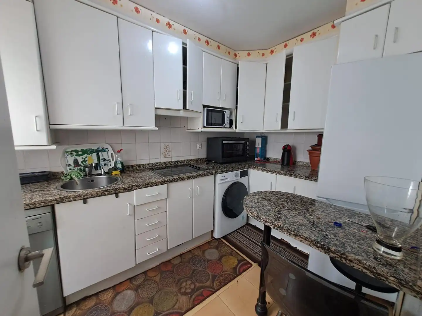 Cuina de Apartament en venda en Oviedo  amb Calefacció