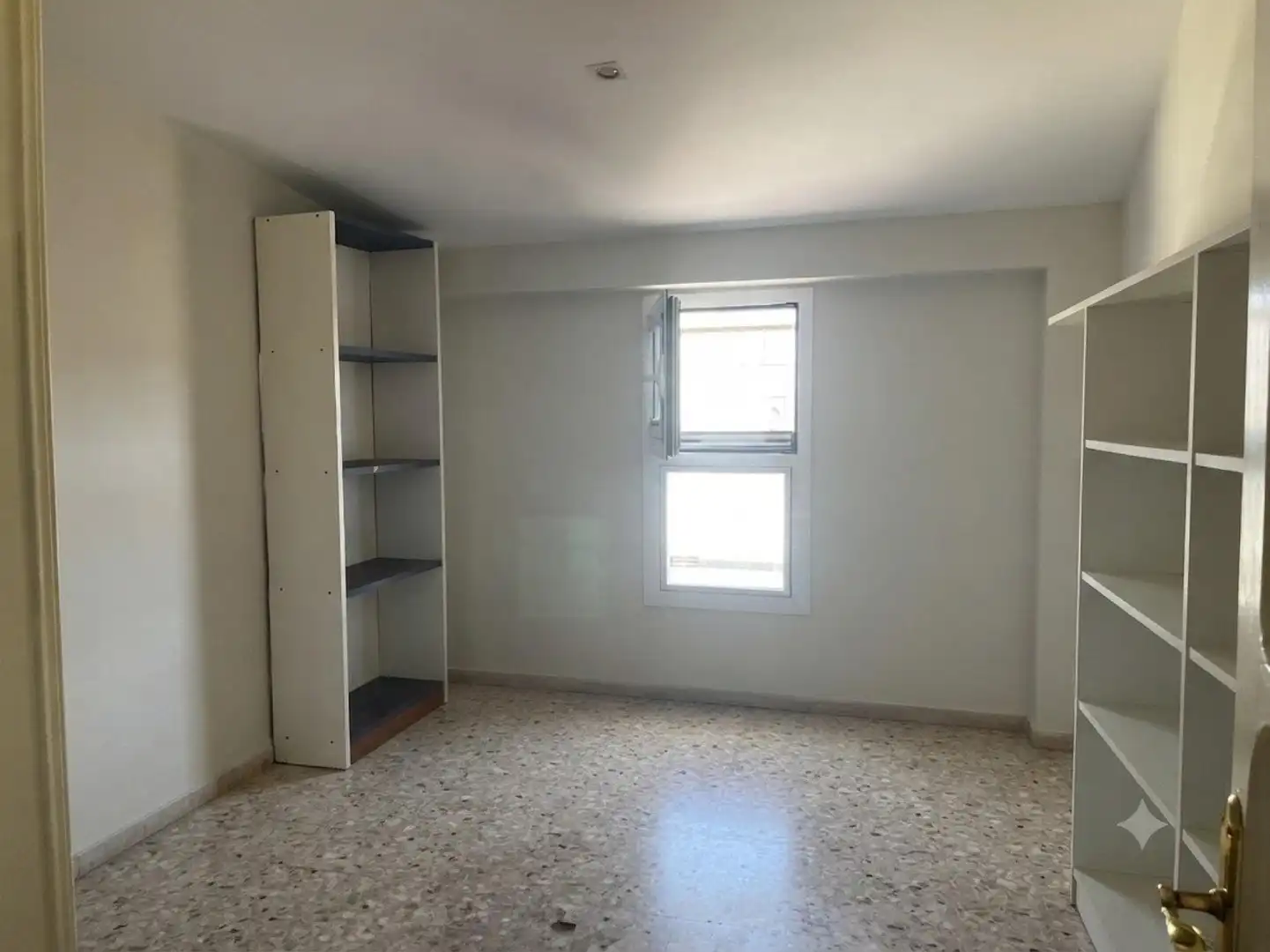 Dormitori de Casa adosada en venda en Andorra (Teruel) amb Aire condicionat, Terrassa i Balcó