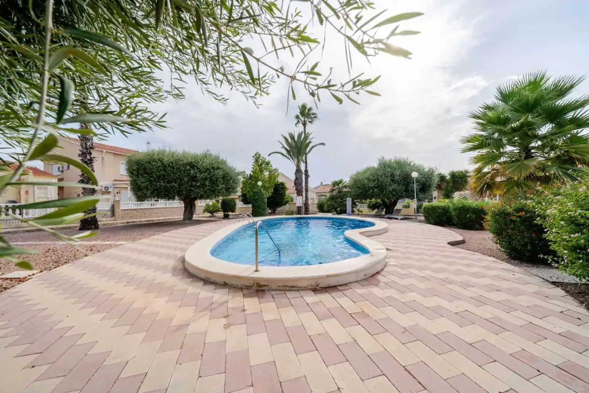 Piscina de Casa o chalet de alquiler en Elche / Elx con Aire acondicionado, Calefacción y Jardín privado
