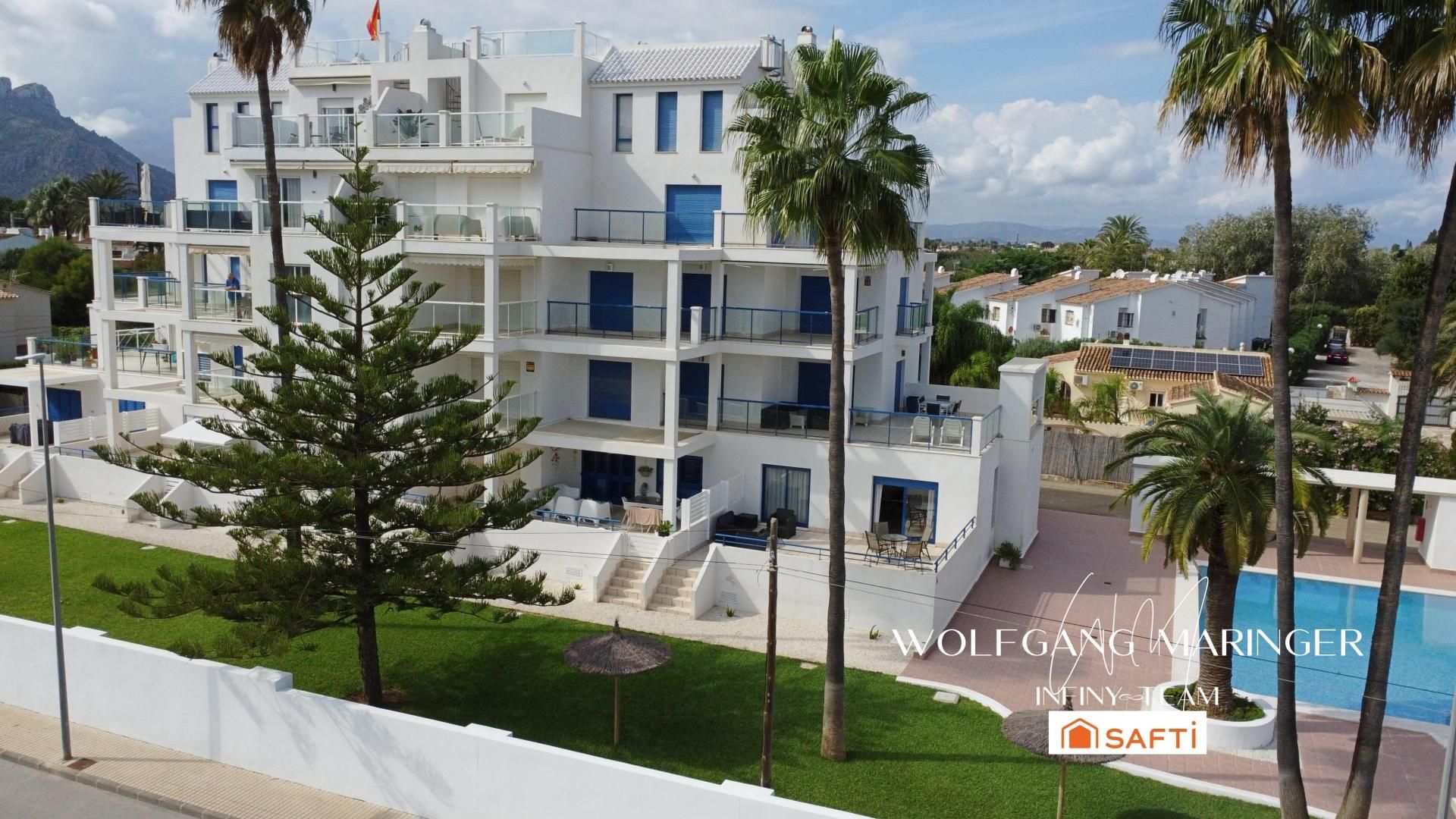 Vista exterior de Pis en venda en Dénia amb Aire condicionat, Calefacció i Terrassa