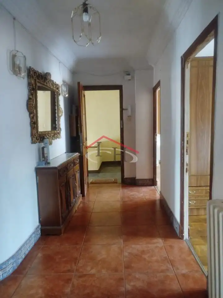 Piso en venta en León Capital  con Calefacción, Terraza y Trastero