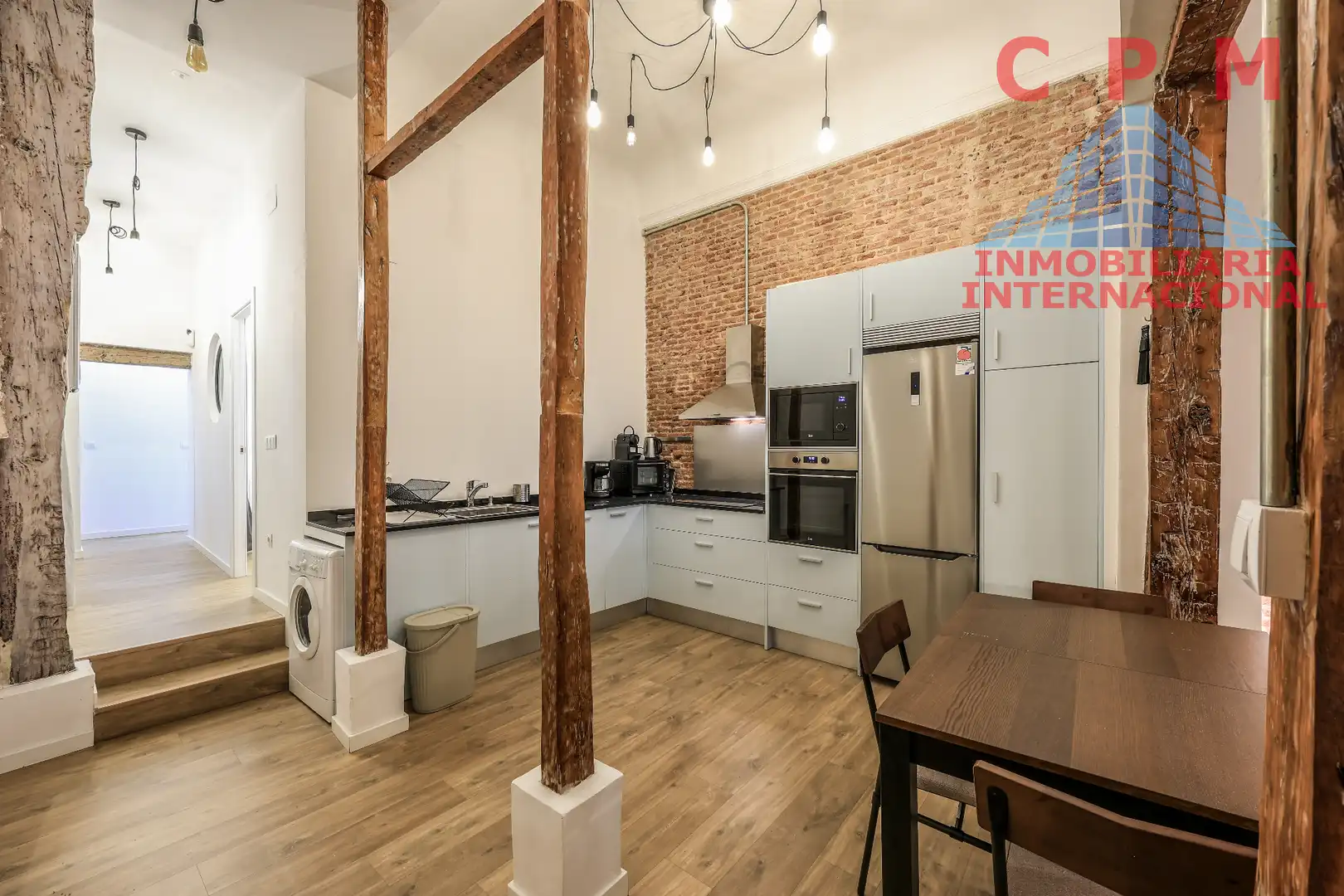 Cuina de Pis de lloguer en Madrid amb Parquet, Moblat i Forn