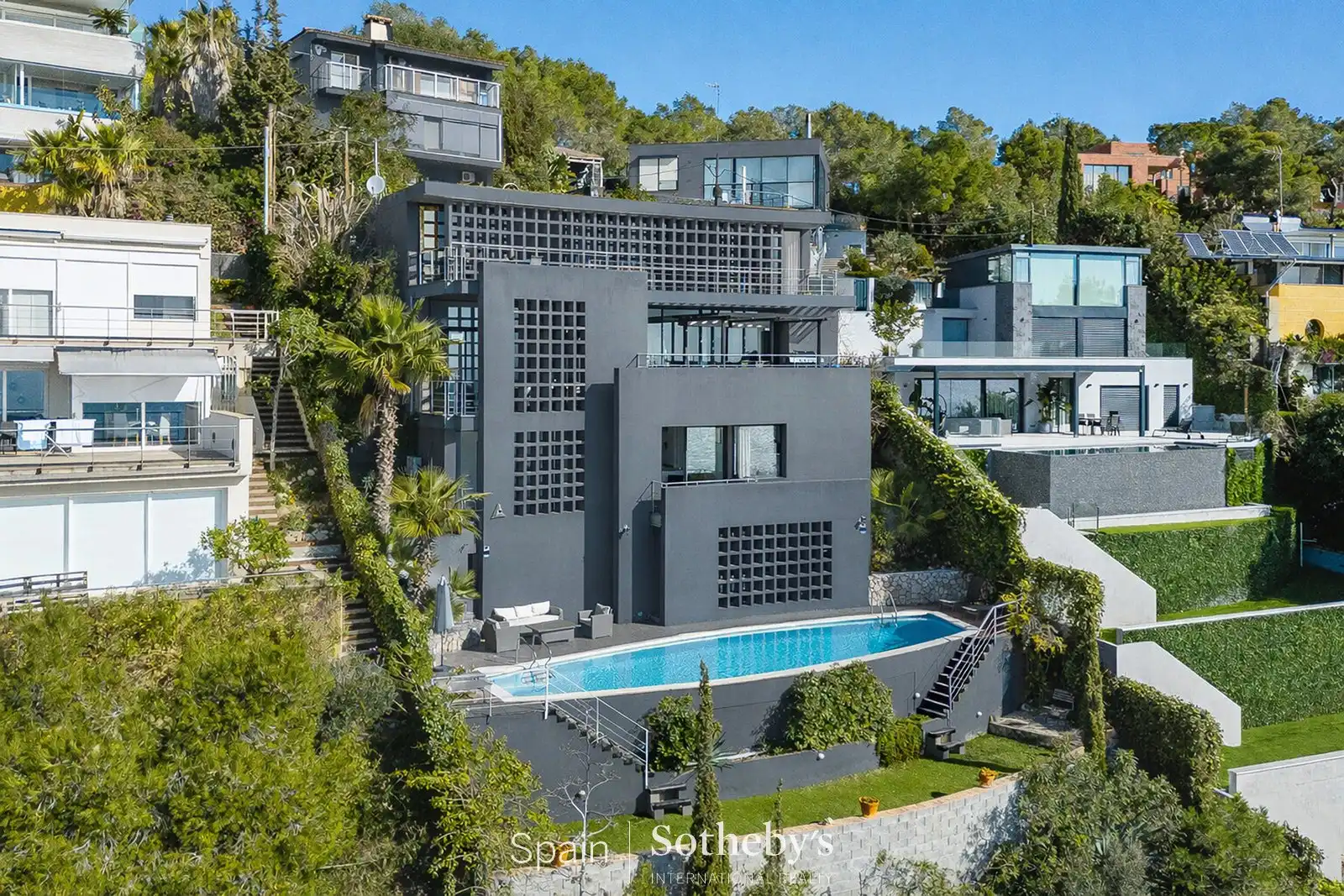 Vista exterior de Casa o xalet en venda en Sitges amb Aire condicionat, Calefacció i Jardí privat