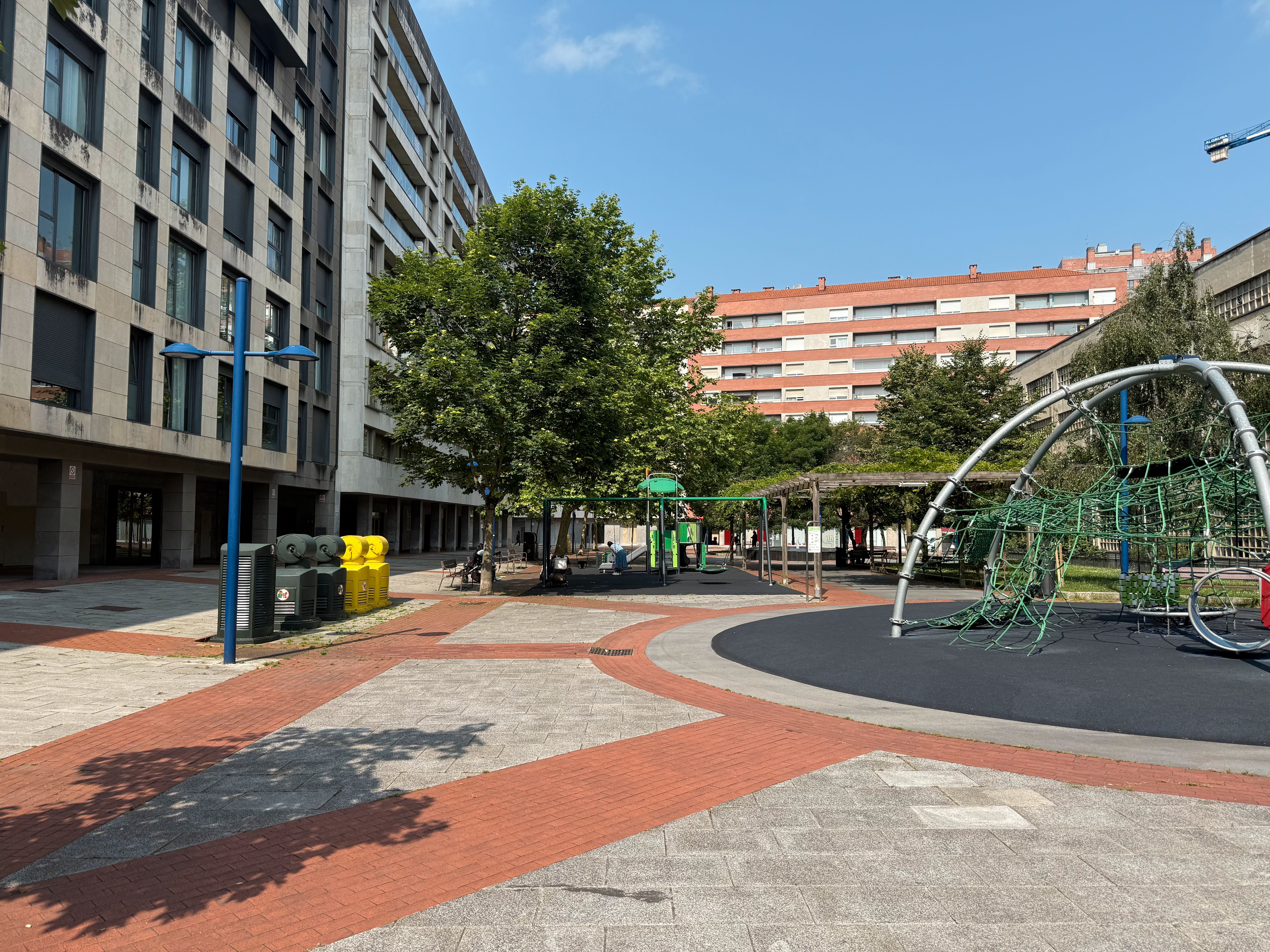 Vista exterior de Pis en venda en Bilbao  amb Calefacció, Terrassa i Traster