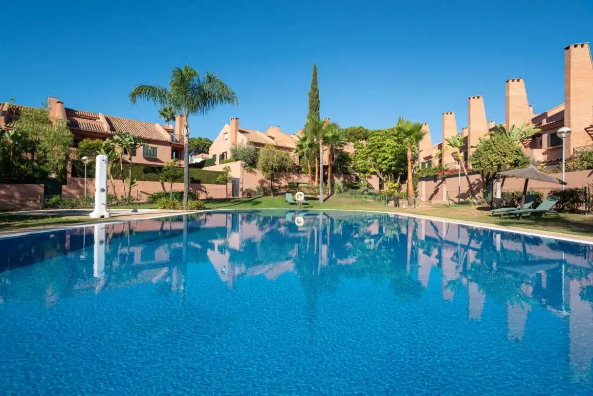 Jardí de Casa adosada en venda en Marbella amb Aire condicionat, Calefacció i Jardí privat