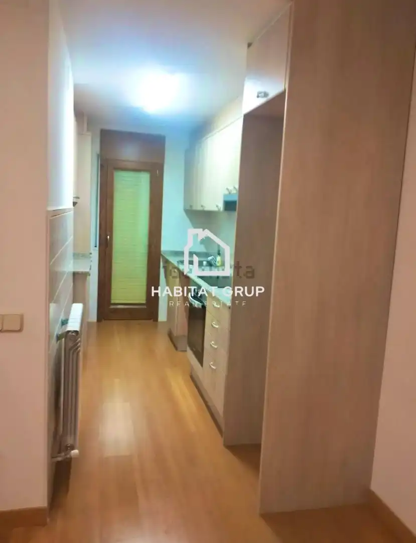 Cocina de Piso en venta en Sant Joan de les Abadesses con Calefacción y Terraza
