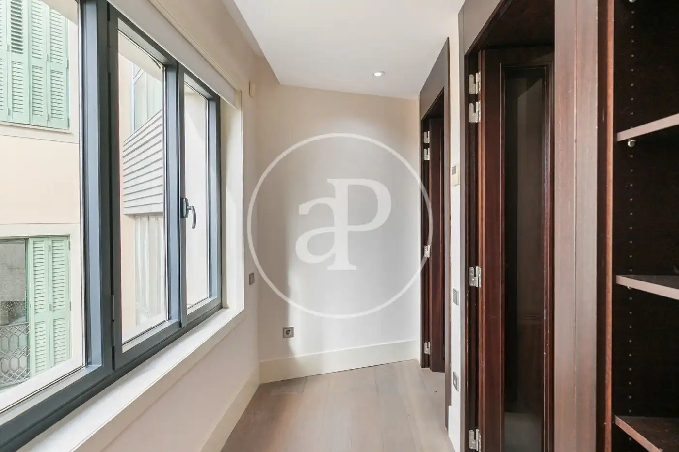 Flat for sale in Barcelona  with Air Conditioner and Heating