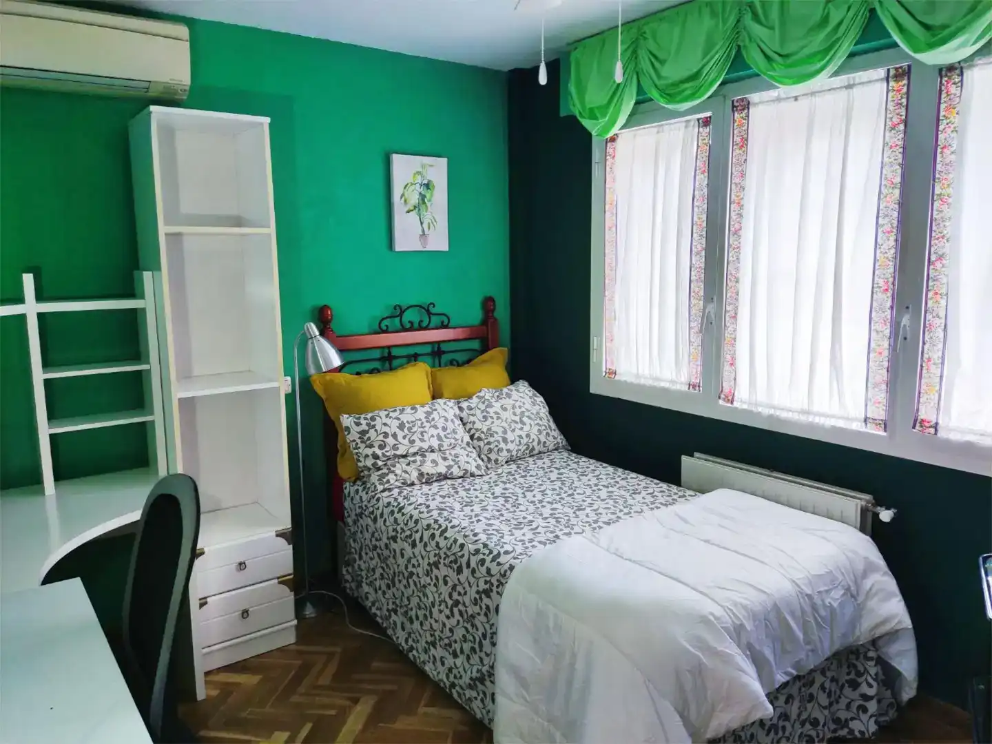 Bedroom of Flat for sale in Getafe  with Air Conditioner, Swimming Pool and Balcony