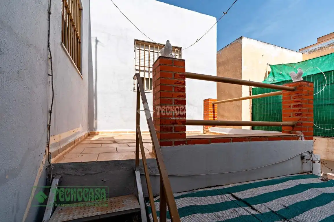 Vista exterior de Casa o xalet en venda en El Ejido amb Aire condicionat