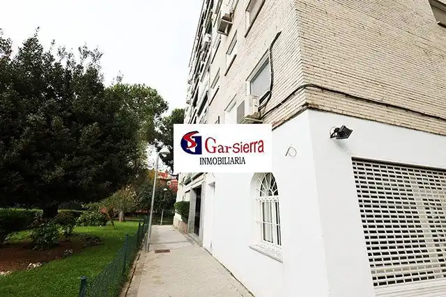 Außenansicht von Wohnung zum Verkauf in Madrid mit Heizung