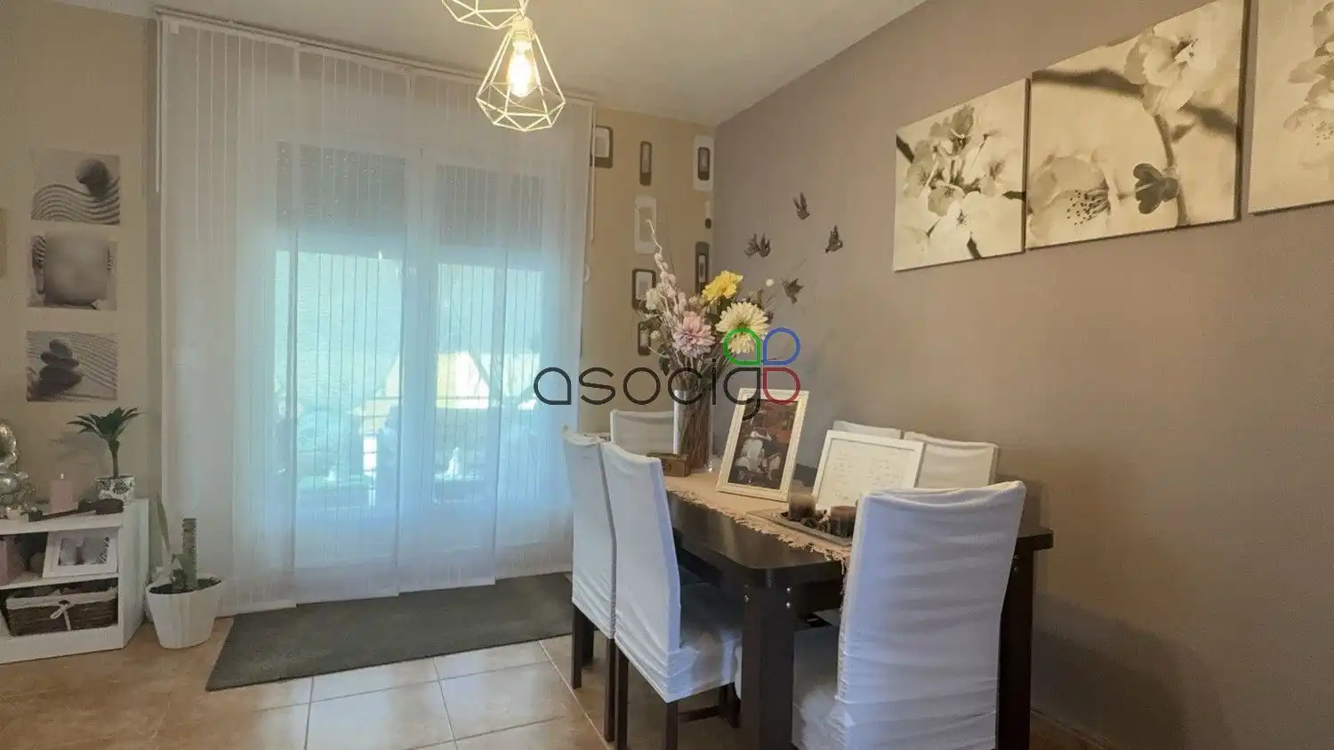 Comedor de Casa adosada en venta en Cabanillas del Campo con Calefacción, Jardín privado y Terraza