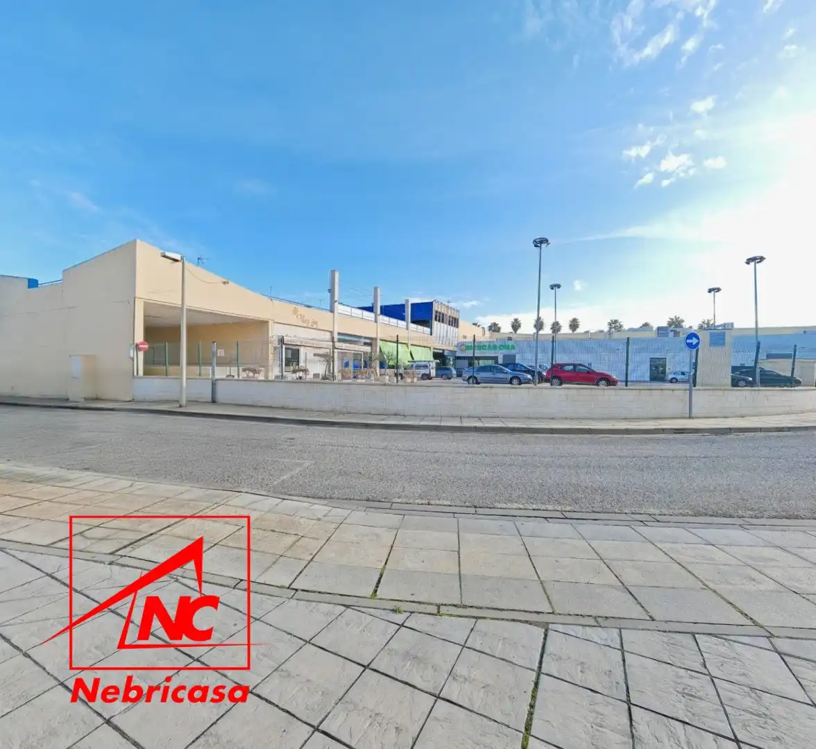 Local de lloguer en Rota amb Aire condicionat