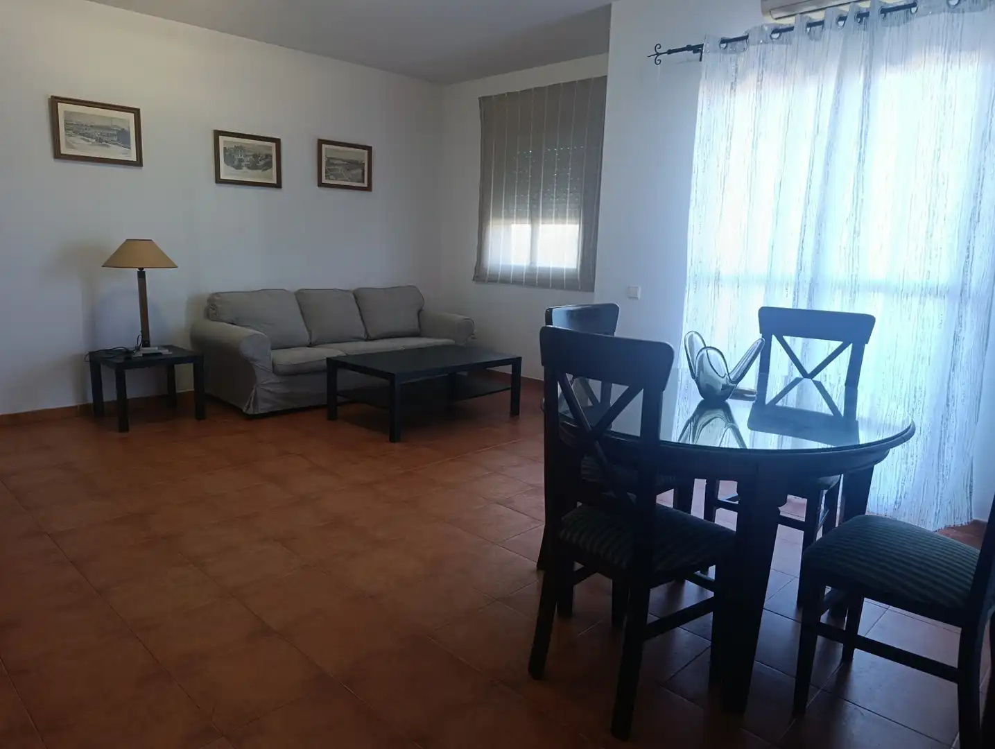 Sala de estar de Piso de alquiler en Dos Hermanas con Aire acondicionado, Terraza y Amueblado