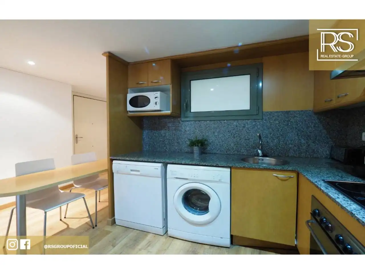 Flat for rent in Calle Sant agusti, El Raval