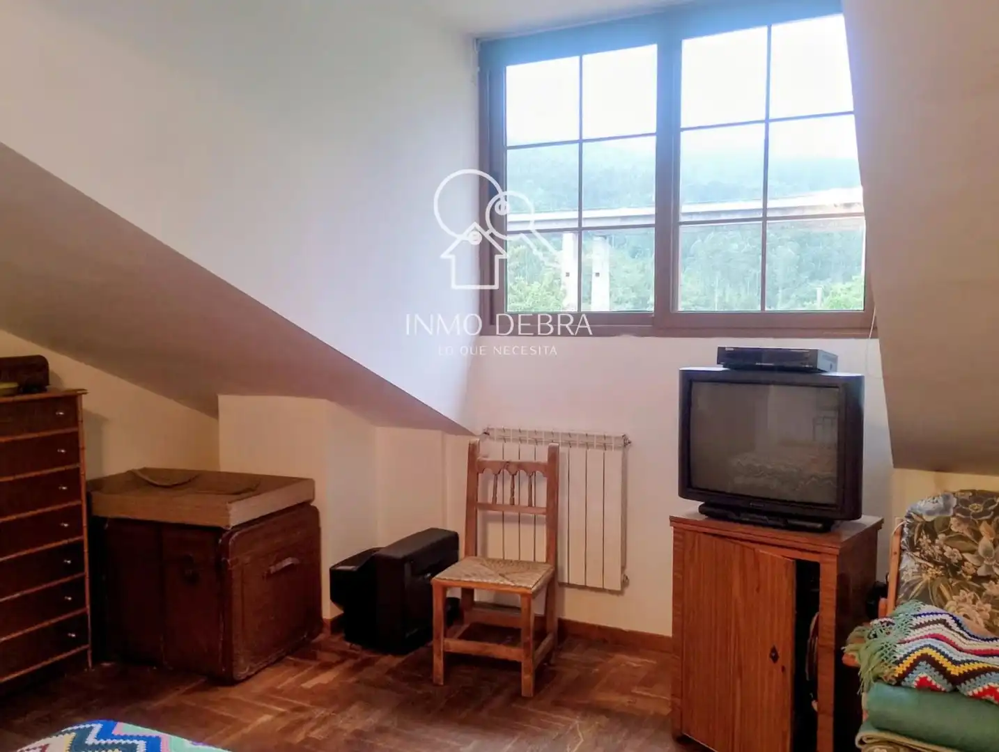 Außenansicht von Einfamilien-Reihenhaus zum Verkauf in Cudillero mit Heizung, Privatgarten und Terrasse