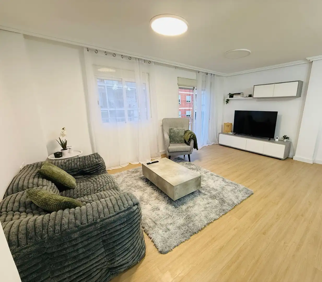 Living room of Flat for rent in Castellón de la Plana / Castelló de la Plana  with Furnished, Washing machine and TV
