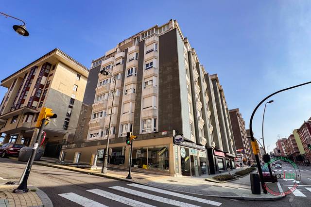 Piso en Venta en Gijón - Calle Ramon y Cajal, 27 en El Coto