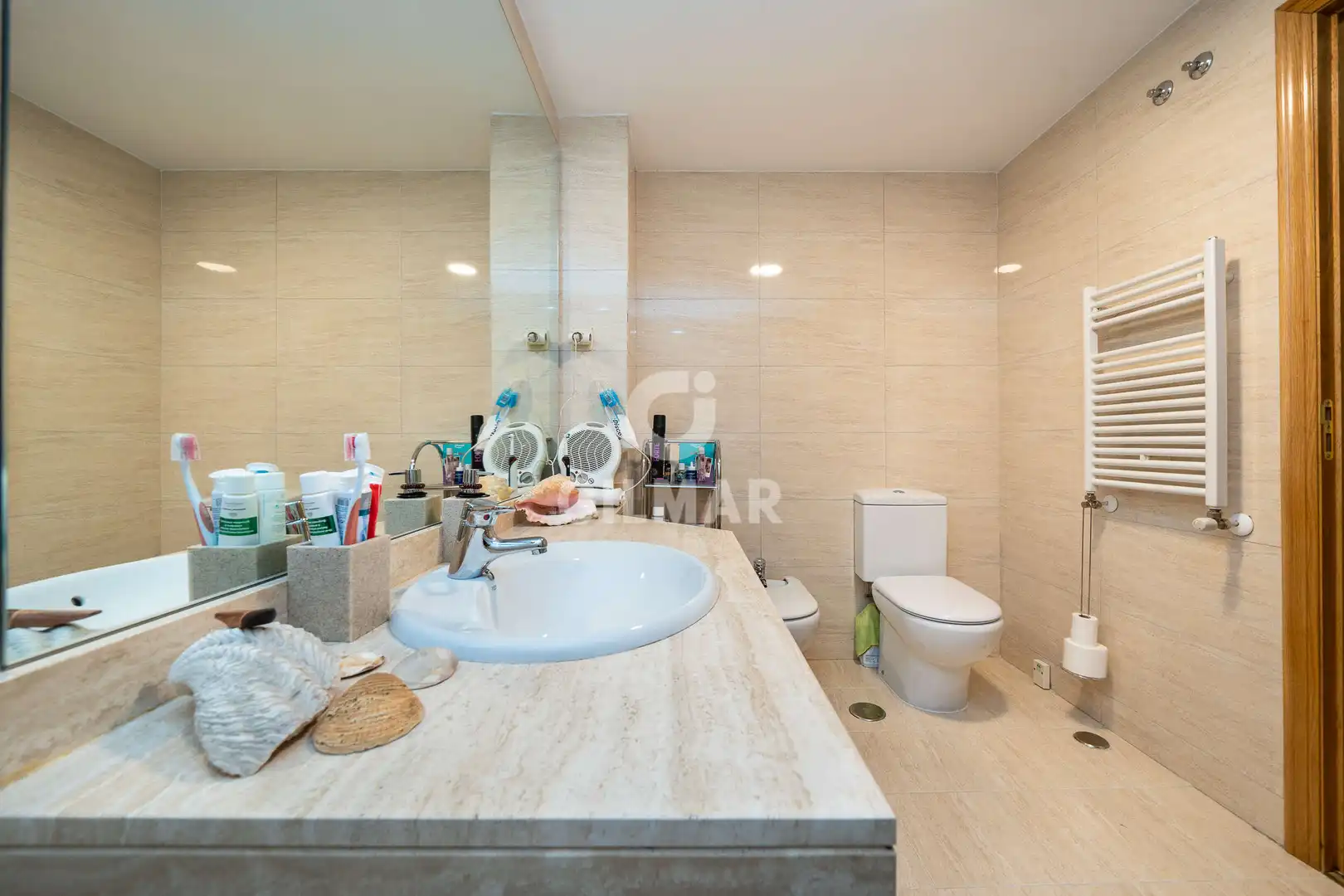 Baño de Planta baja en venta en Madrid con Calefacción, Jardín privado y Piscina