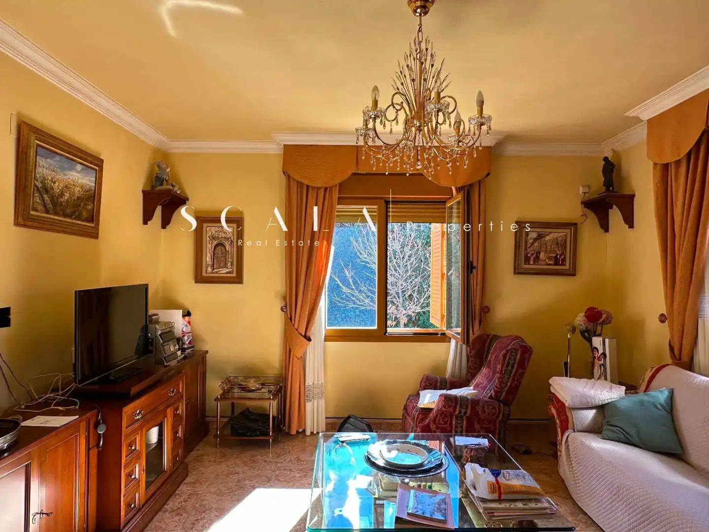 Sala de estar de Casa o chalet en venta en Nambroca con Aire acondicionado, Calefacción y Jardín privado
