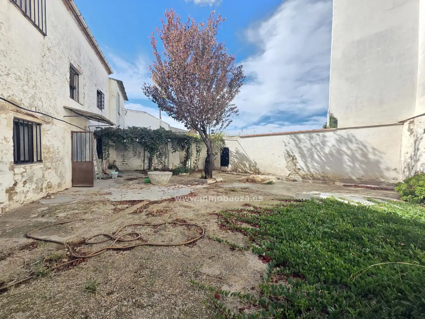 Casa amb terrassa en venda a Baeza