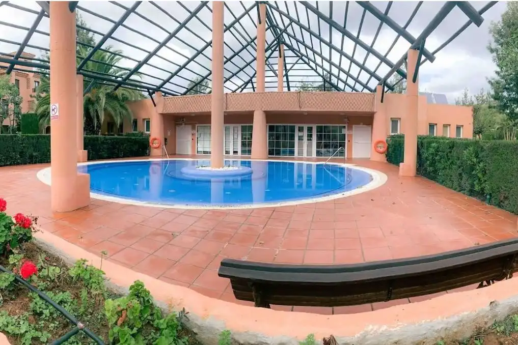 Piscina de Apartament en venda en Estepona amb Aire condicionat, Calefacció i Jardí privat