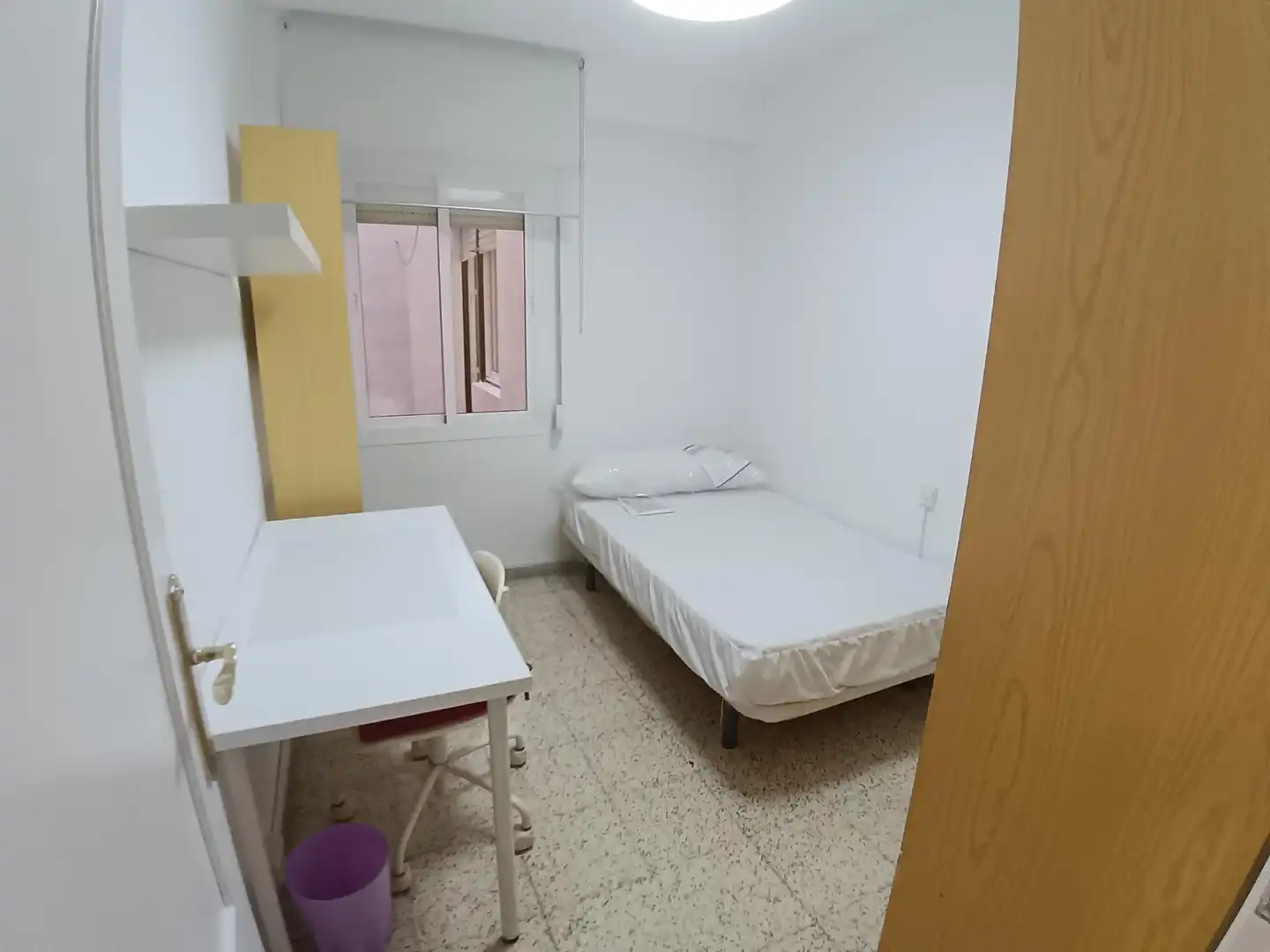 Dormitori de Pis de lloguer en Murcia amb Calefacció i Moblat