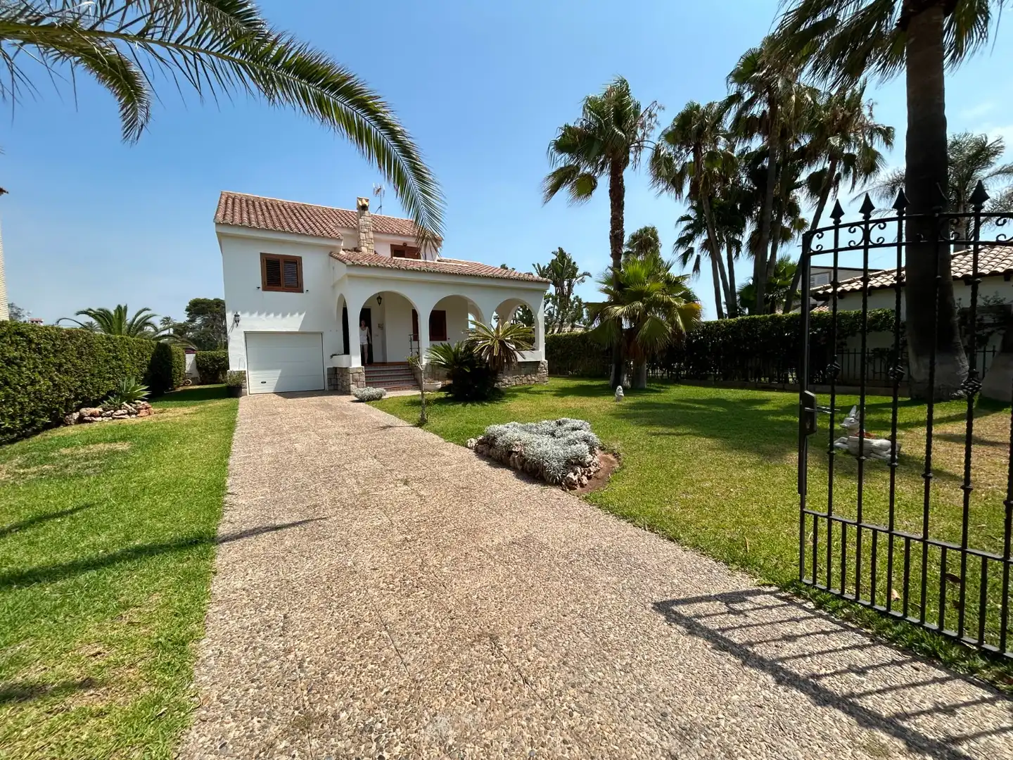Houses for sale in Carrer del Coll-Verd, Corinto - Almarda