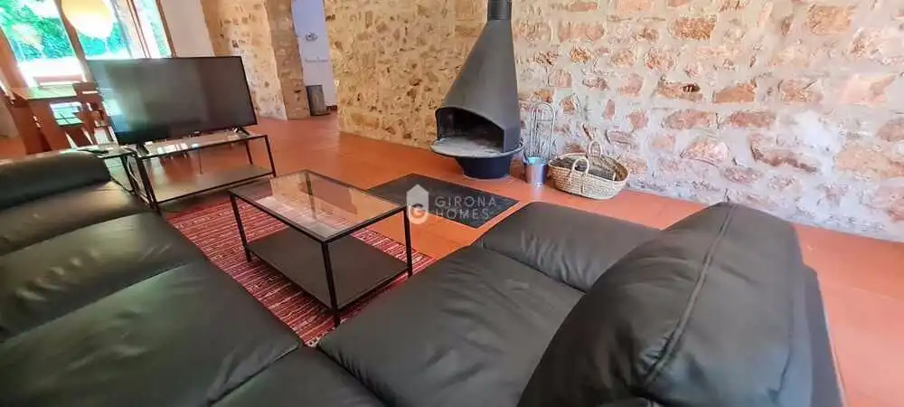 Living room of Country homes for rent in Girona  with Air Conditioner, Heating and Private garden