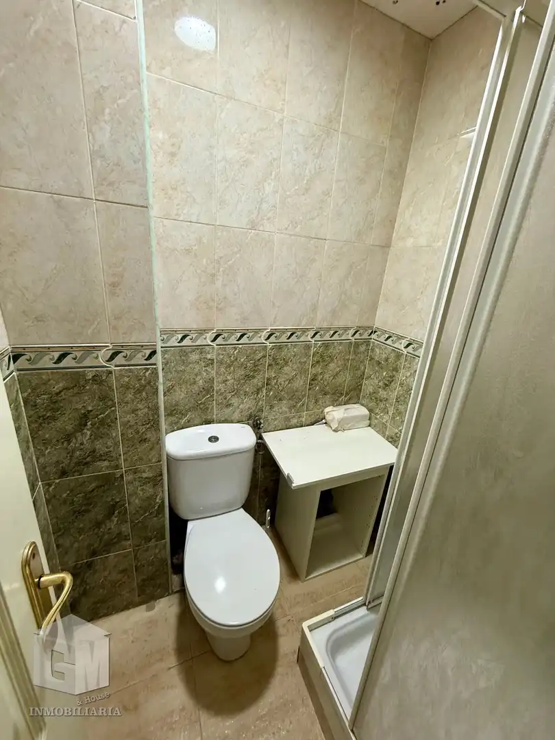 Baño de Local de alquiler en Arroyomolinos (Madrid) con Aire acondicionado