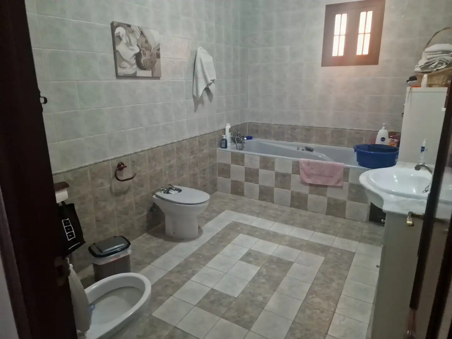 Baño de Casa o chalet en venta en Sevilla con Aire acondicionado, Jardín privado y Terraza