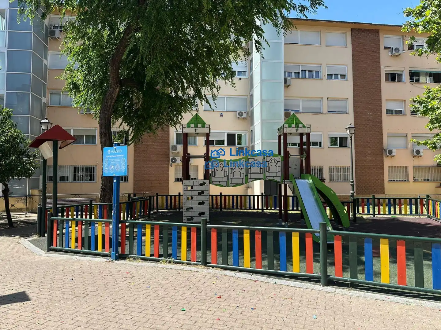 Vista exterior de Piso en venta en Madrid con Aire acondicionado, Calefacción y Parquet