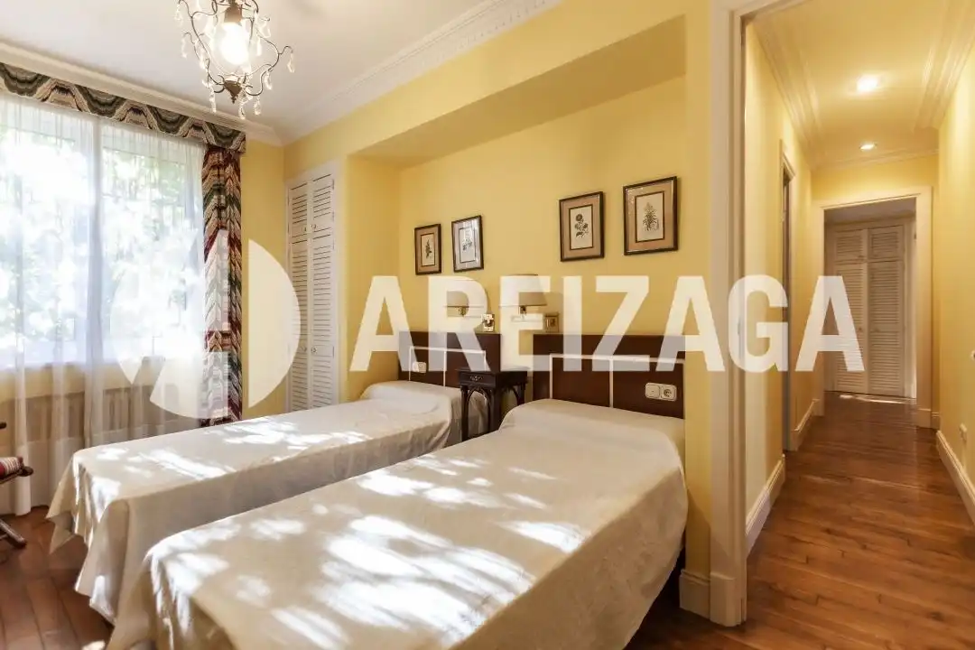 Habitación de Casa o chalet en venta en Donostia - San Sebastián  con Calefacción, Jardín privado y Terraza