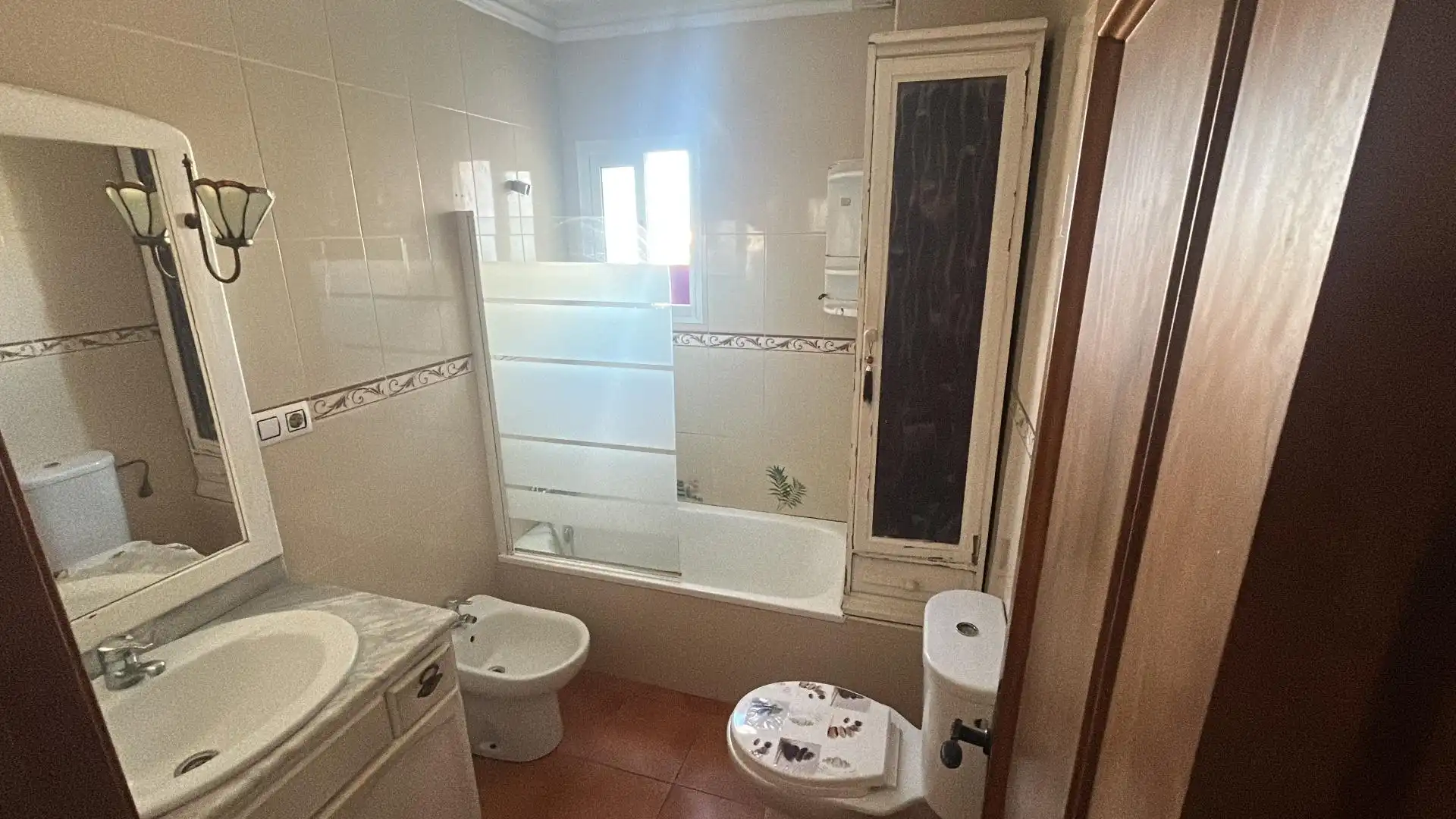 Bathroom of Flat for sale in Algeciras  with Private garden and Balcony