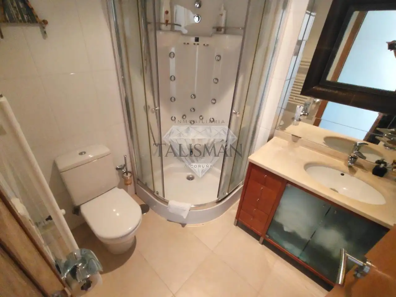 Baño de Piso en venta en Vilagarcía de Arousa con Calefacción, Parquet y Trastero