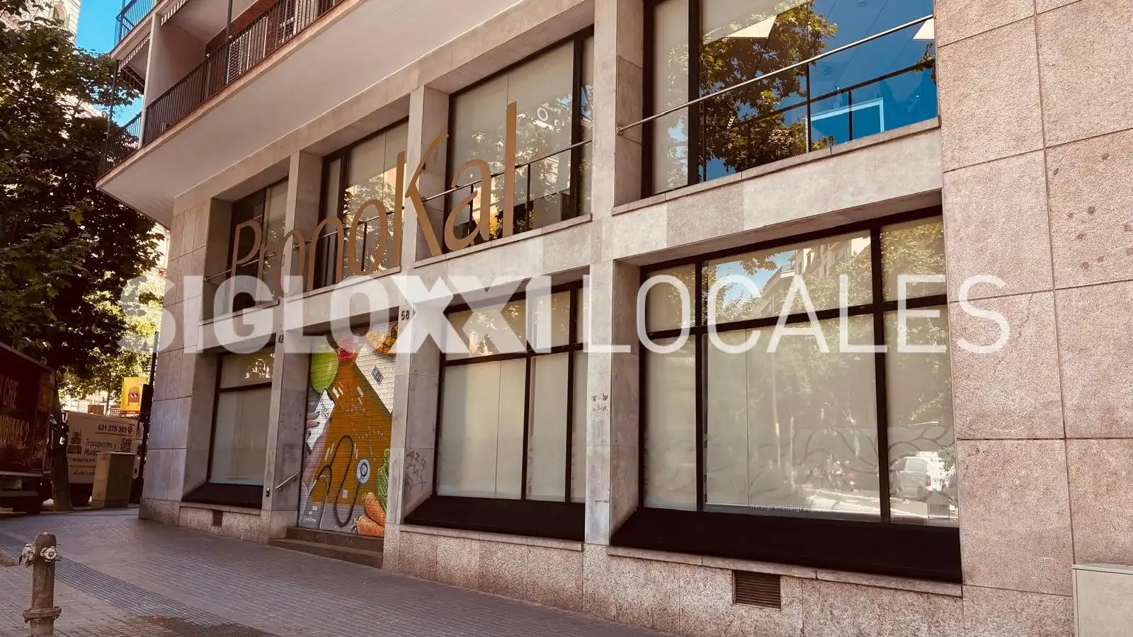 Vista exterior de Local de alquiler en Barcelona con Aire acondicionado
