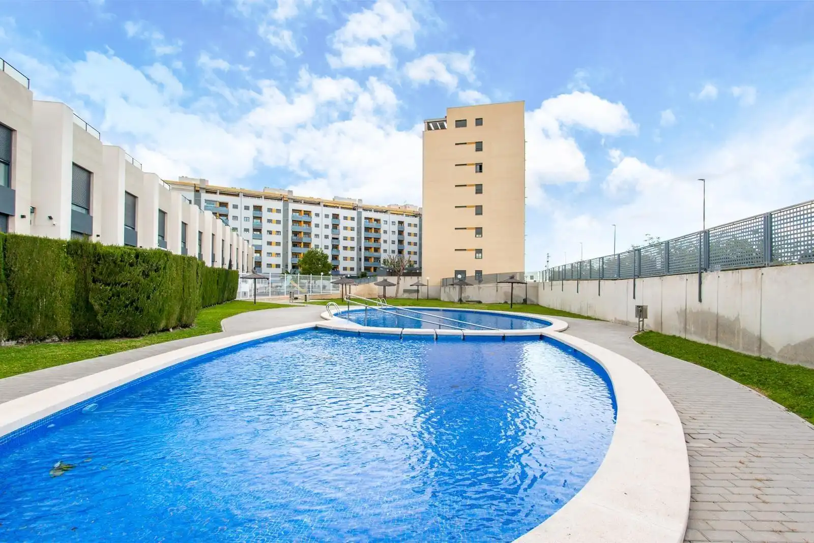 Piscina de Pis en venda en Murcia amb Aire condicionat, Jardí privat i Terrassa