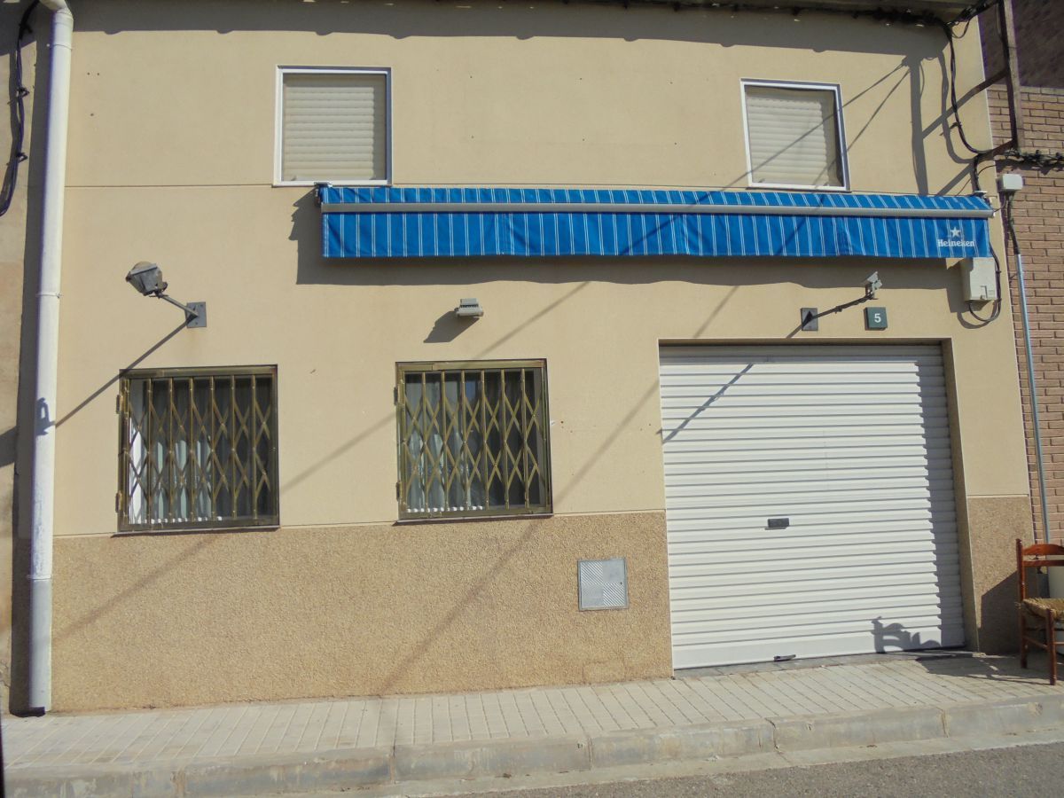 Vista exterior de Casa o xalet en venda en Artesa de Lleida amb Terrassa