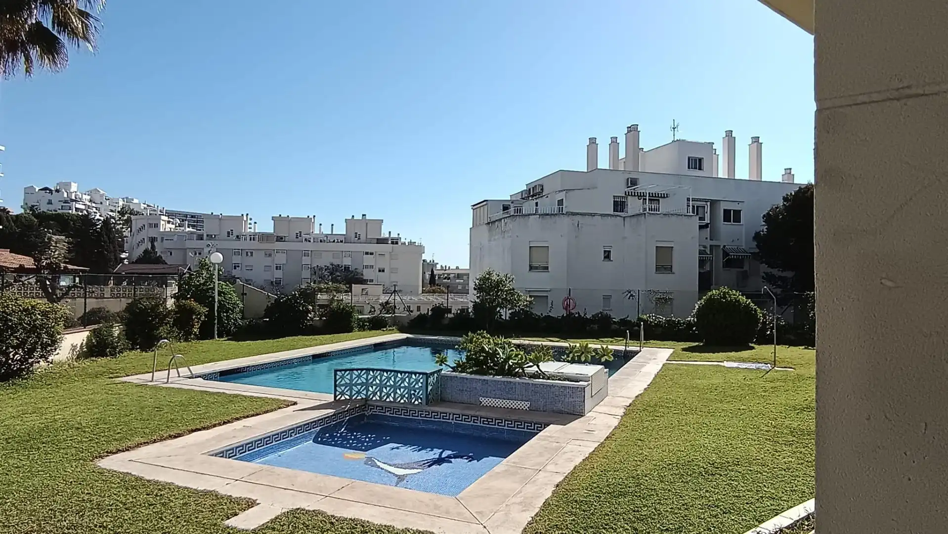 Flat with pool for sale in La Carihuela - Los Nidos
